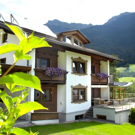 Pension Tina Neustift im Stubaital Bagian luar foto