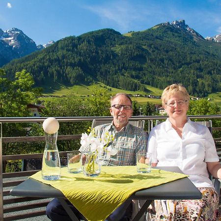 Pension Tina Neustift im Stubaital Bagian luar foto