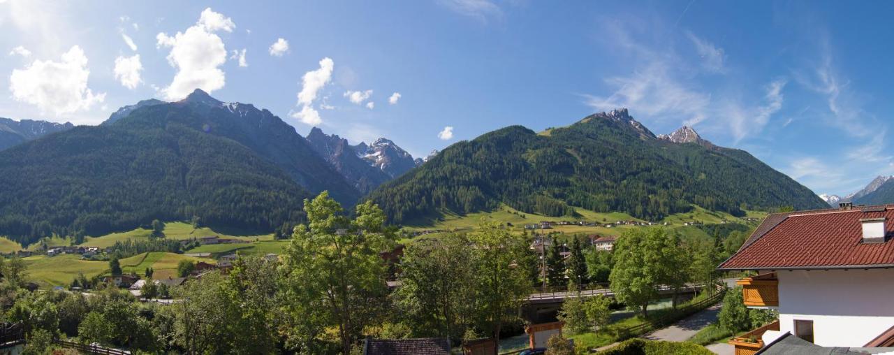 Pension Tina Neustift im Stubaital Bagian luar foto