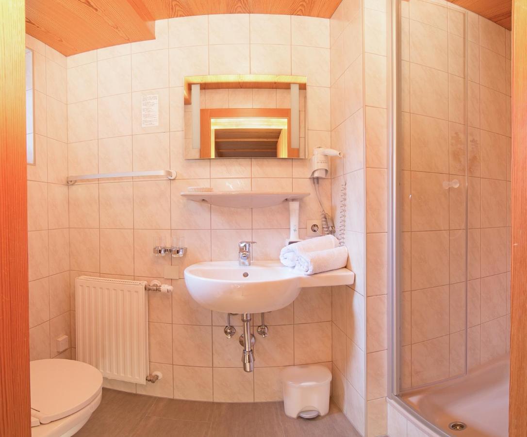 Pension Tina Neustift im Stubaital Bagian luar foto